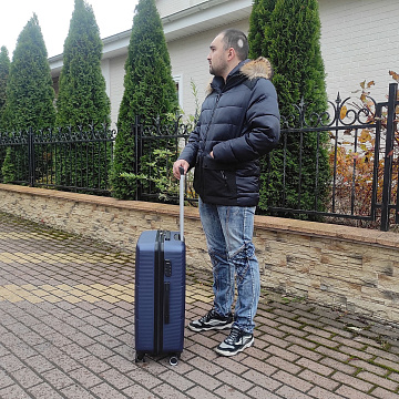 Чемодан М пластик средний Р612 (3-ой) 24&quot;