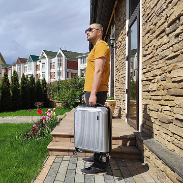 Чемодан М пластик средний РР5661 (2-ой) 24"